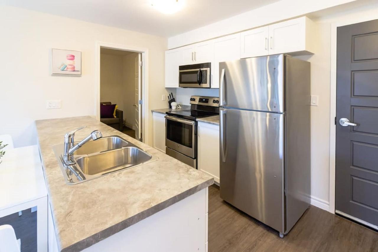 Newly Renovated Modern Condo Near Hospital, Unb Patio & Parking Coffee เซนต์จอห์น ภายนอก รูปภาพ